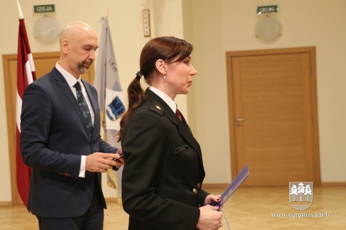 Tiek sveikti pašvaldības policijas darbinieki