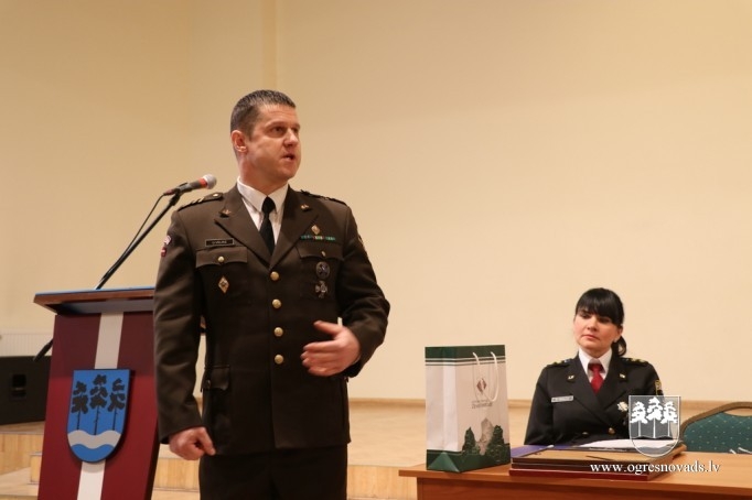 Tiek sveikti pašvaldības policijas darbinieki