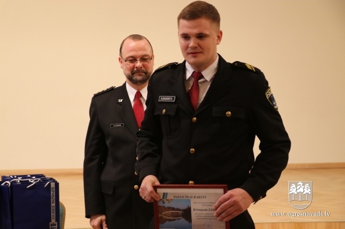 Tiek sveikti pašvaldības policijas darbinieki