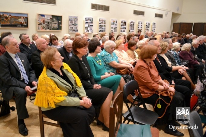 Ogres politiski represēto klubs atzīmē 25 gadu jubileju