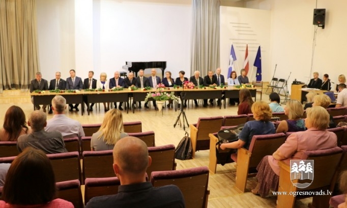 Ogres novada pašvaldības domi vadīs Egils Helmanis
