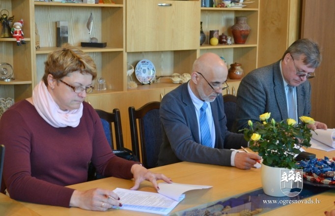Sākas “R.A.D.I. – Ogres novadam” apstiprināto projektu līgumu parakstīšana