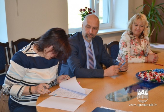 Sākas “R.A.D.I. – Ogres novadam” apstiprināto projektu līgumu parakstīšana