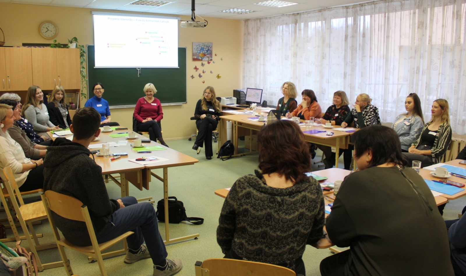 Skolēni un skolotāji projekta Satikt tikšanās ietvaros 10.11.2023.