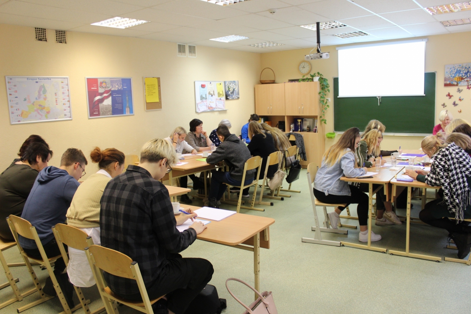 Skolēni un skolotāji projekta Satikt tikšanās ietvaros 10.11.2023.
