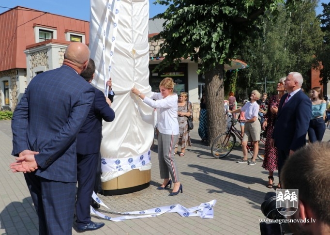 Atklāj jauno Fazer pulksteni pilsētas centrā
