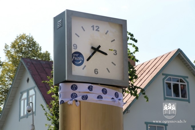 Atklāj jauno Fazer pulksteni pilsētas centrā