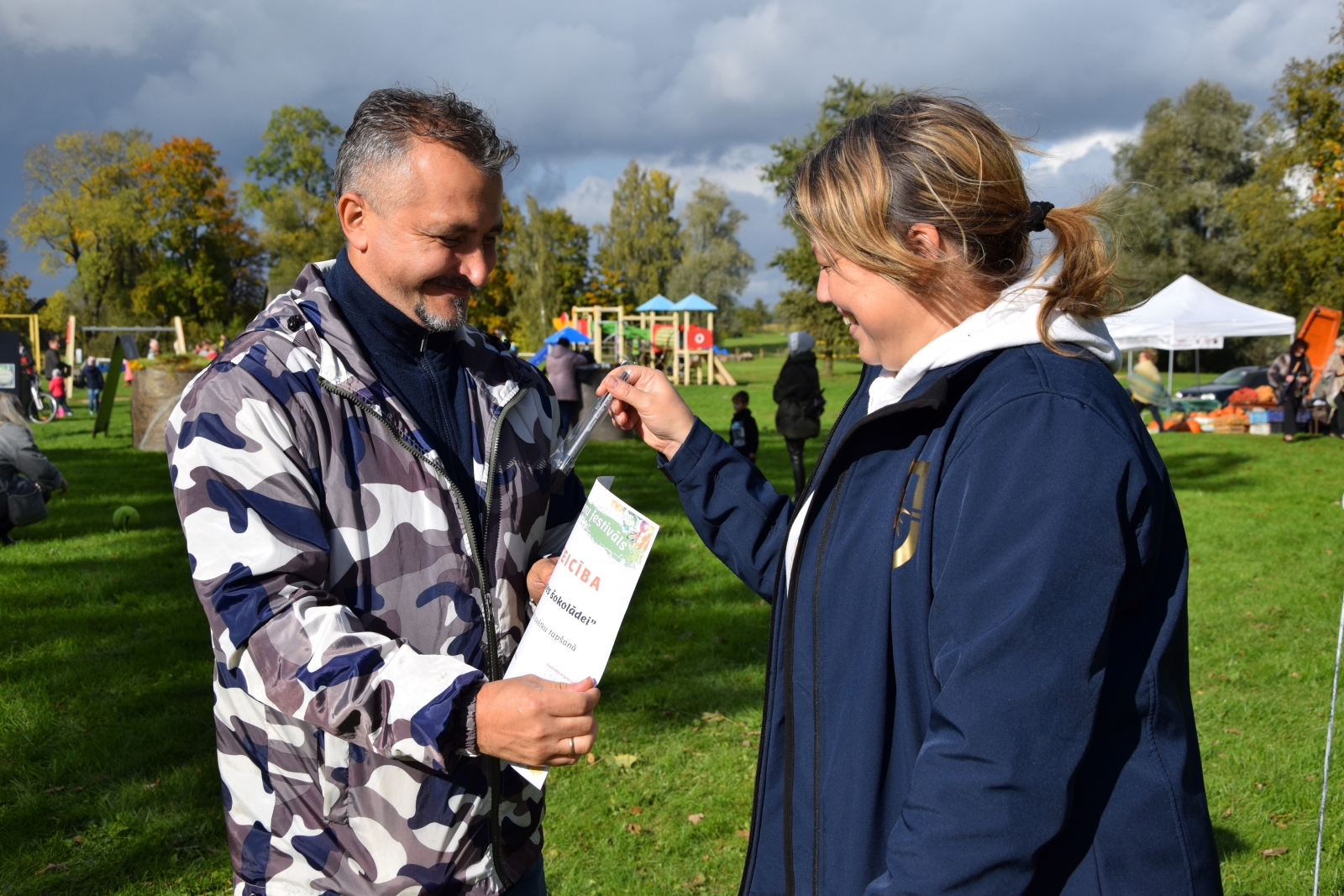 Rembates Dārzeņu festivāls - pateicību izsniegšana