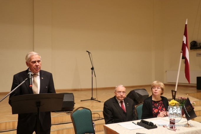Ogres politiski represēto klubu arī turpmāk vadīs Ivars Kaļķis