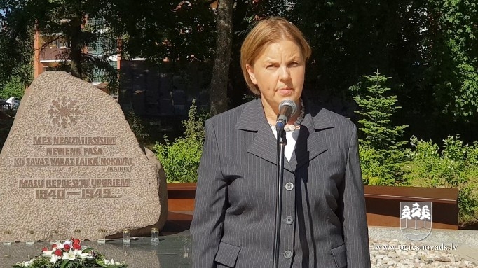 Ogrē piemin komunistiskā genocīda upurus