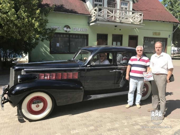Populārs krievu auto žurnāls veido rakstu par retro auto no Ogres