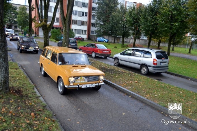 Retro auto Ogrē
