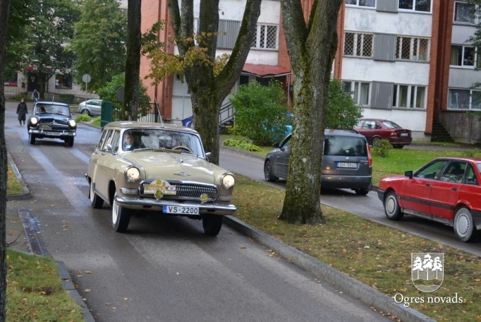 Retro auto Ogrē