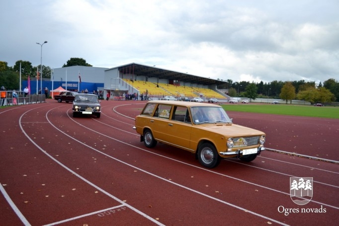 Retro auto Ogrē