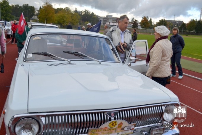 Retro auto Ogrē