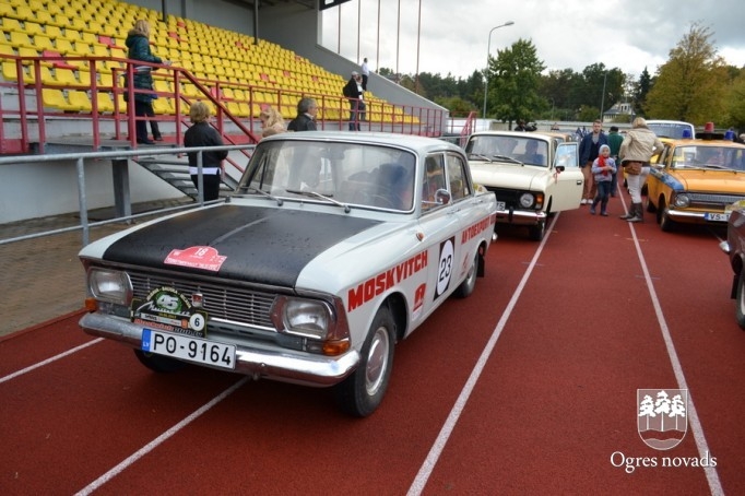 Retro auto Ogrē