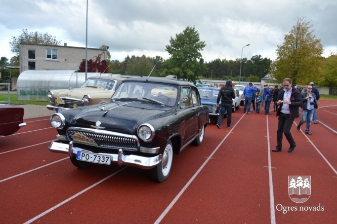 Retro auto Ogrē