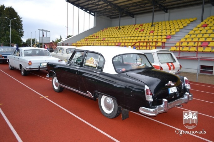 Retro auto Ogrē
