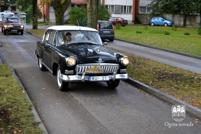 Retro auto Ogrē
