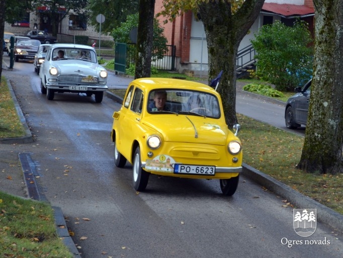 Retro auto Ogrē