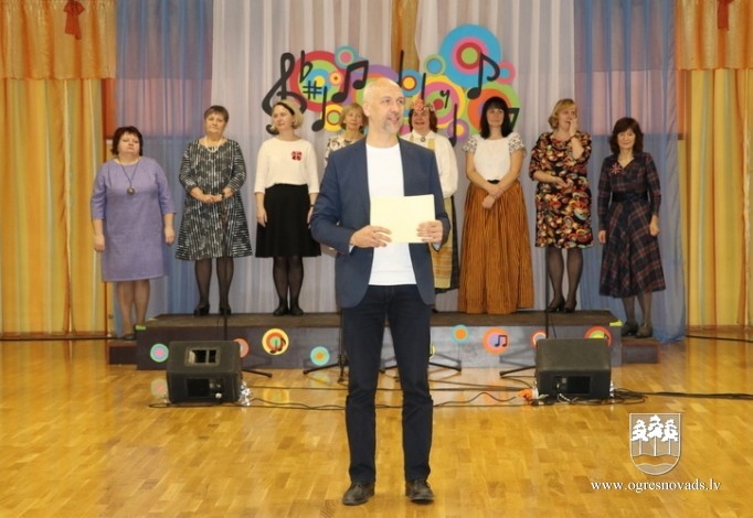 Bērni sadziedas pirmsskolas izglītības iestādē “Riekstiņš”