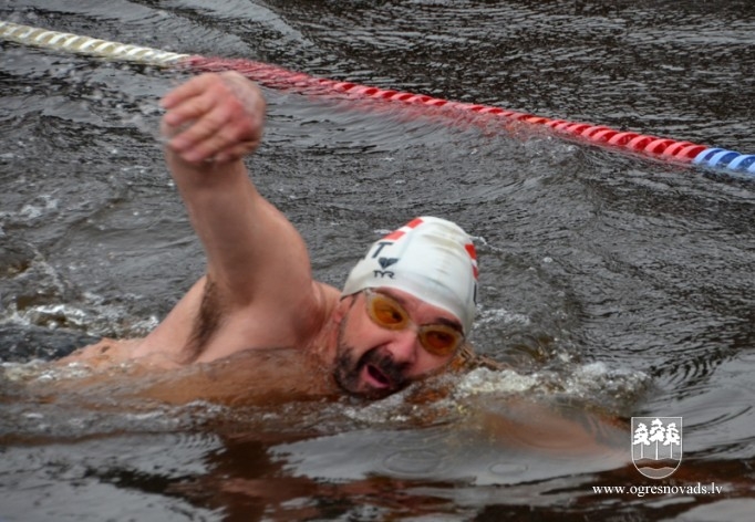 "Ogres roņiem" no čempionāta Lielupē atved desmit medaļas
