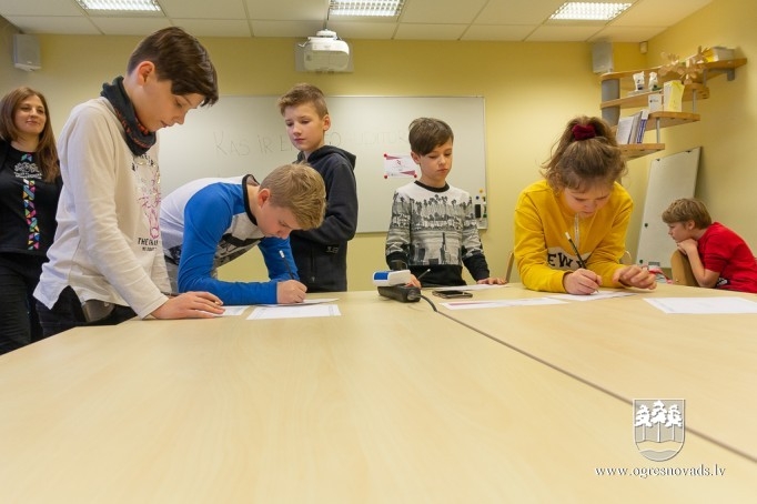 RTU Bērnu un jauniešu universitātes dalībnieki viesojas Rīgas Tehniskajā universitātē!