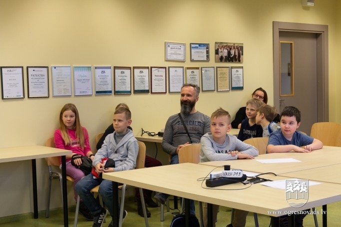 RTU Bērnu un jauniešu universitātes dalībnieki viesojas Rīgas Tehniskajā universitātē!