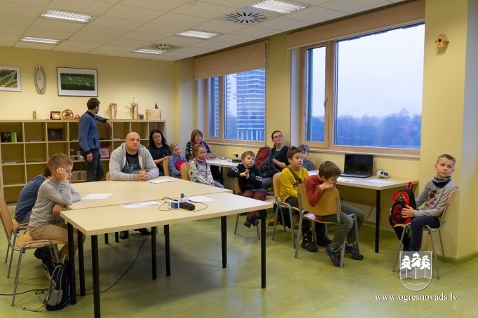 RTU Bērnu un jauniešu universitātes dalībnieki viesojas Rīgas Tehniskajā universitātē!