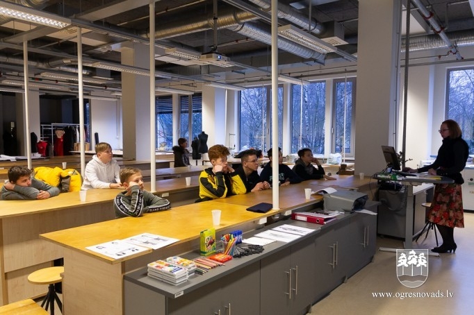 RTU Bērnu un jauniešu universitātes dalībnieki viesojas Rīgas Tehniskajā universitātē!