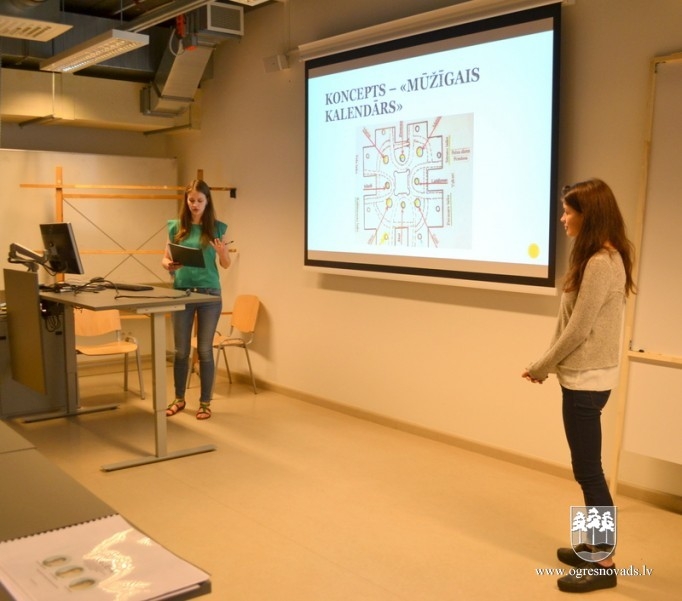 Skvēra "Pie zelta liepas" labiekārtošanā iesaistās RTU studenti
