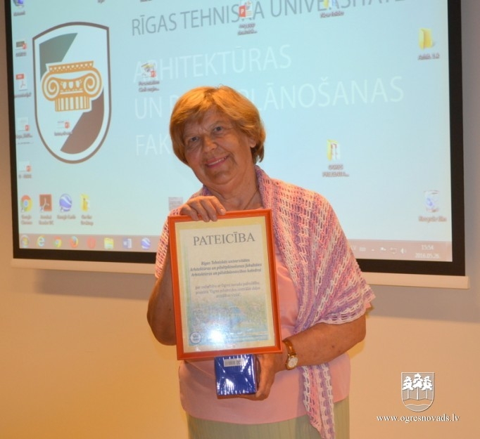 Skvēra "Pie zelta liepas" labiekārtošanā iesaistās RTU studenti