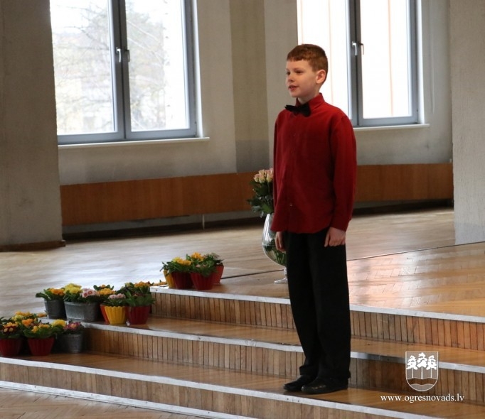 Starpnovadu skatuves runas konkursā piedalās 67 skolēni