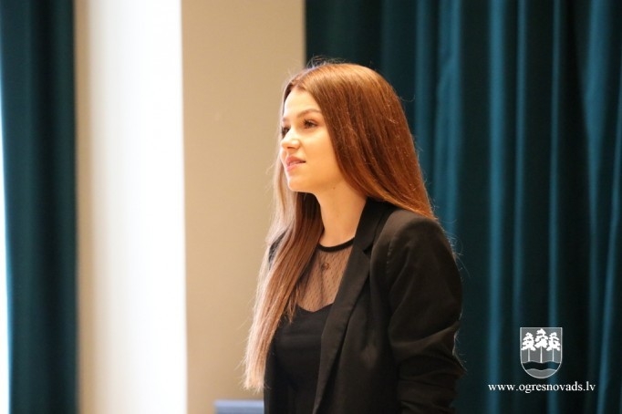 Starpnovadu skatuves runas konkursā piedalās 67 skolēni