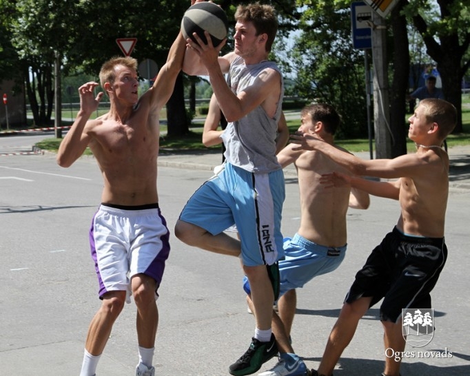 Aizvadīts ielu basketbola čempionāta 1.posms