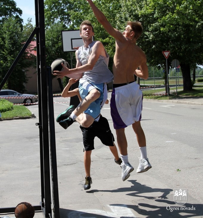 Aizvadīts ielu basketbola čempionāta 1.posms