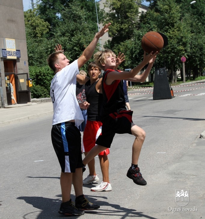 Aizvadīts ielu basketbola čempionāta 1.posms