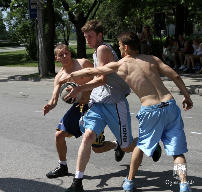 Aizvadīts ielu basketbola čempionāta 1.posms