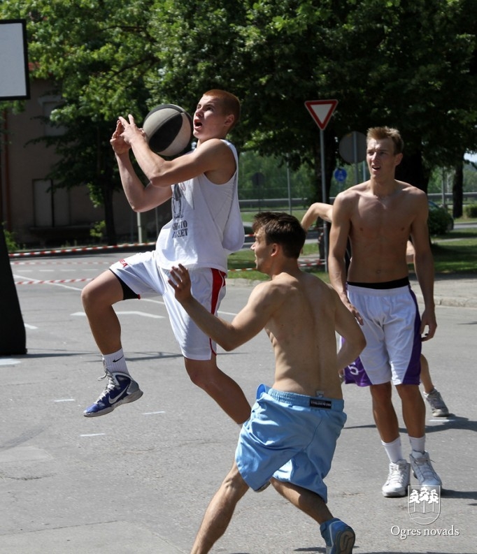 Aizvadīts ielu basketbola čempionāta 1.posms