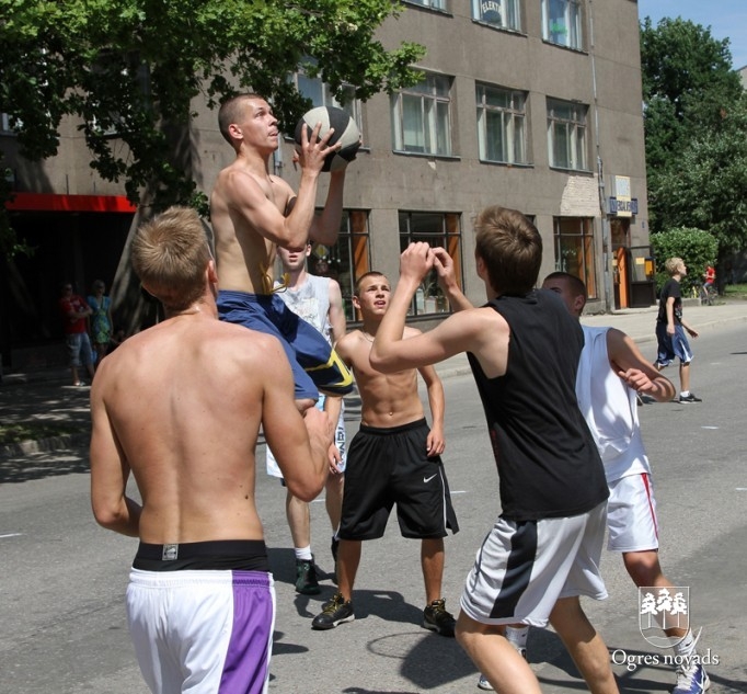 Aizvadīts ielu basketbola čempionāta 1.posms