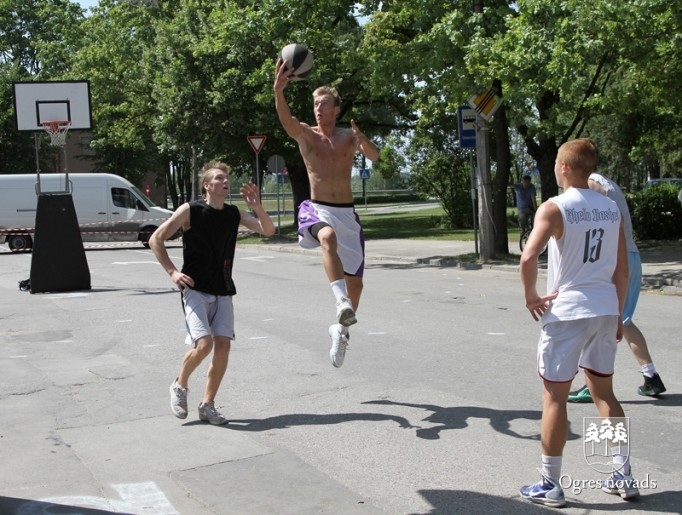 Aizvadīts ielu basketbola čempionāta 1.posms