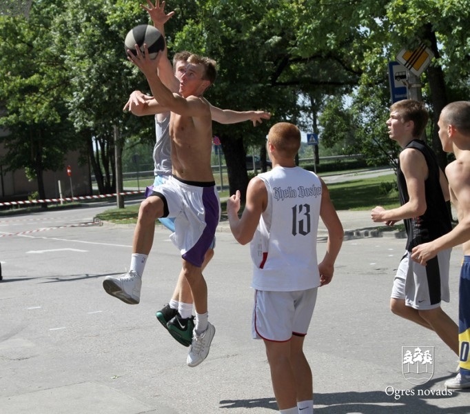 Aizvadīts ielu basketbola čempionāta 1.posms