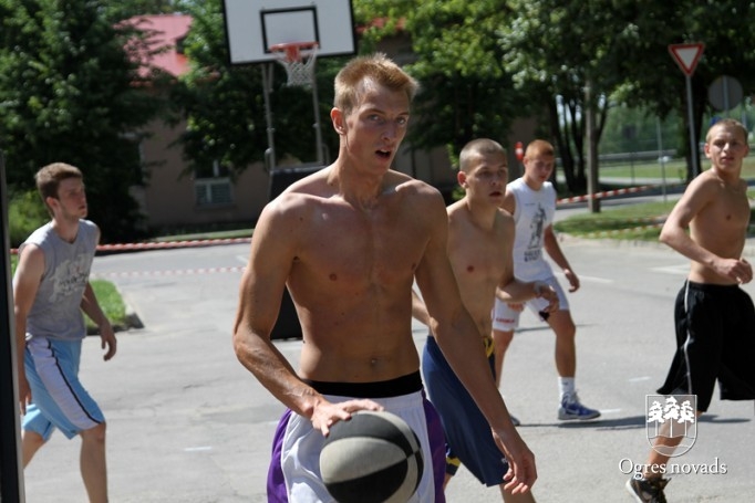 Aizvadīts ielu basketbola čempionāta 1.posms