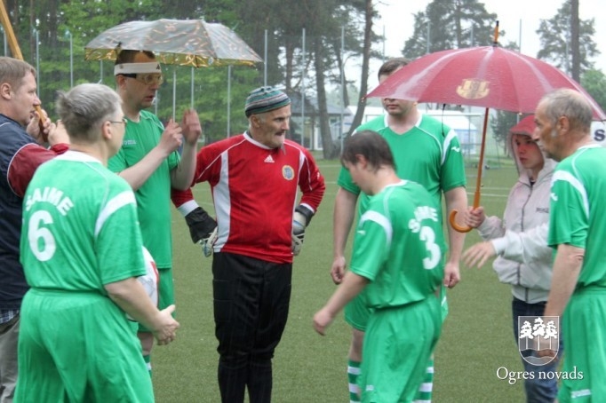 Dienas centrs  „Saime” piedalās minifutbola turnīrā „Seni cup”