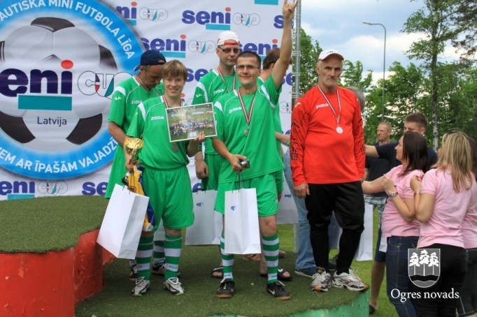 Dienas centrs  „Saime” piedalās minifutbola turnīrā „Seni cup”