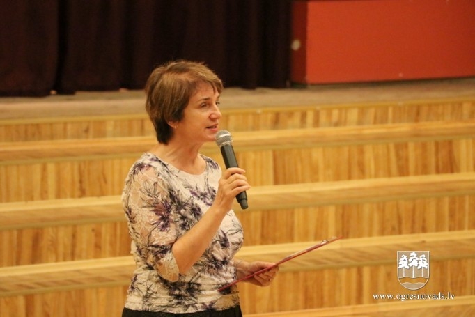 Novada skolēni piedalās konkursā “Esam droši uz ielas”