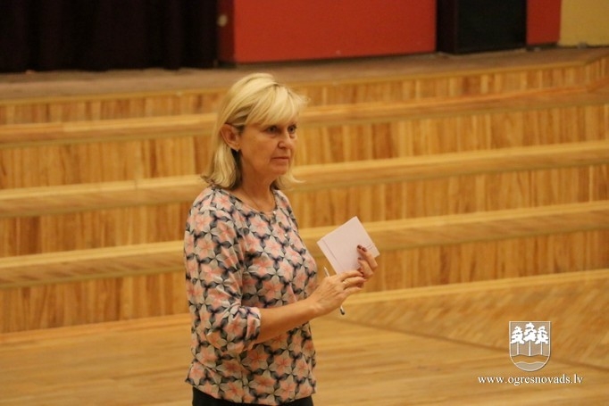 Novada skolēni piedalās konkursā “Esam droši uz ielas”