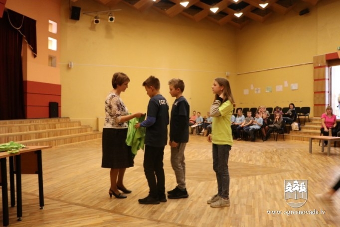 Novada skolēni piedalās konkursā “Esam droši uz ielas”