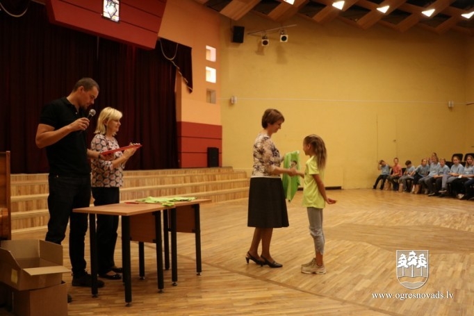Novada skolēni piedalās konkursā “Esam droši uz ielas”
