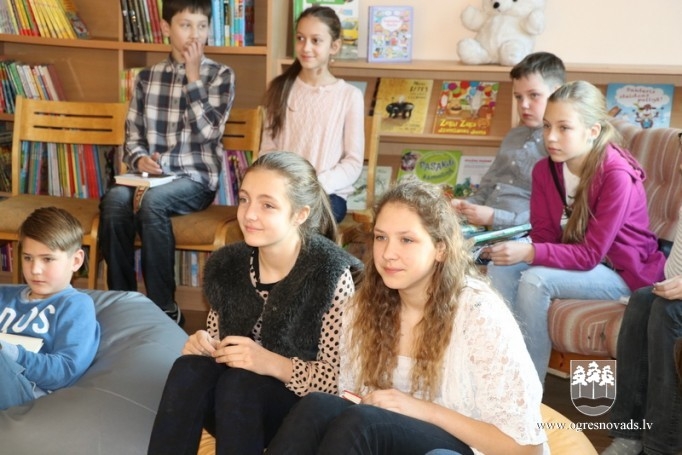 Ogres sākumskola piedalās nacionālās skaļās lasīšanas sacensībās